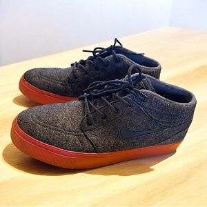 Nike SB Janoski Mid Fleece Size 9.5 2013
